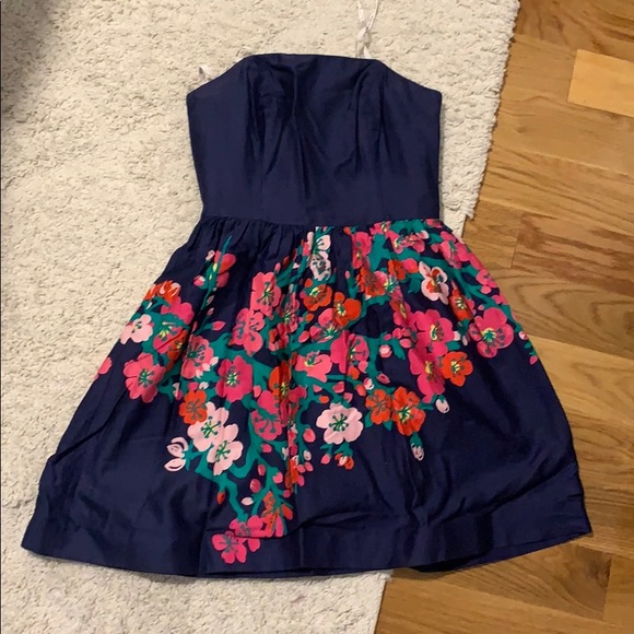 Lilly Pulitzer Dresses & Skirts - Lilly Pulitzer blue floral strapless dress